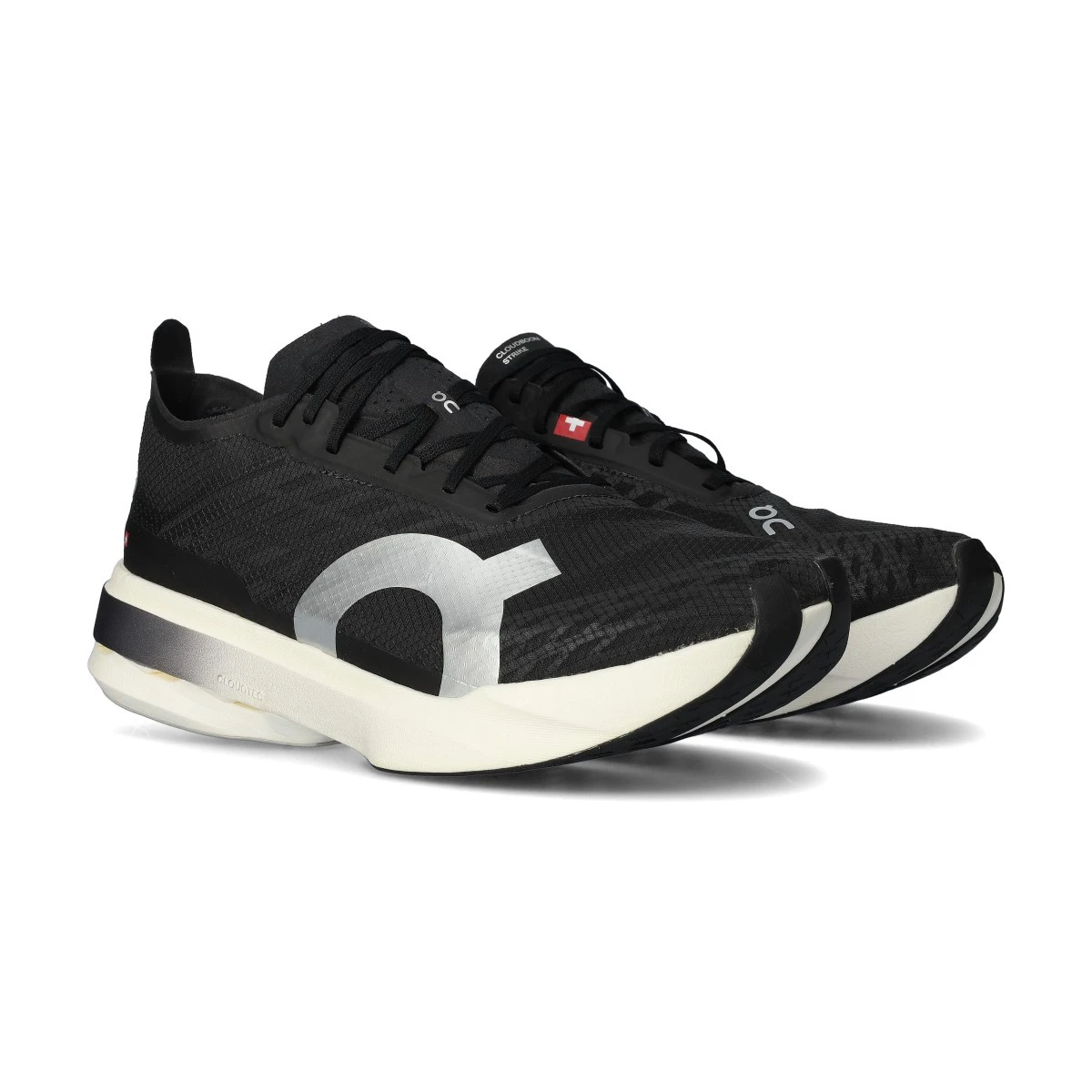 Running Shoes On Cloudboom Strike black - Running Emotion
