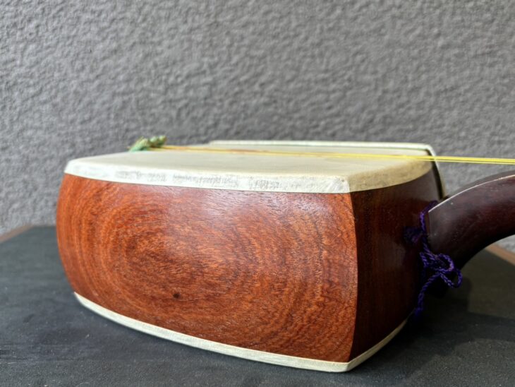 三味線 金細 綾杉彫り ｜骨董品買取 緑和堂