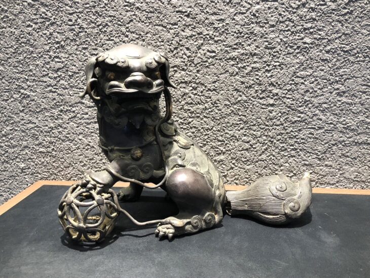 銅製 玉獅子 置物」 ｜骨董品買取 緑和堂