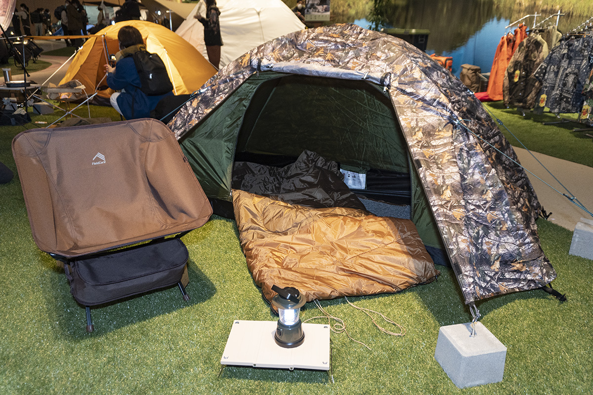 ワークマンがキャンプギアに本気。テント・シュラフから小物まで130品