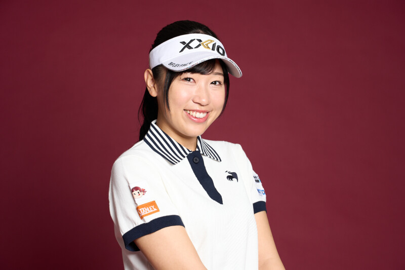 菅沼菜々、“初の写真集”が発売！全て私服で撮影 | ワッグルONLINE