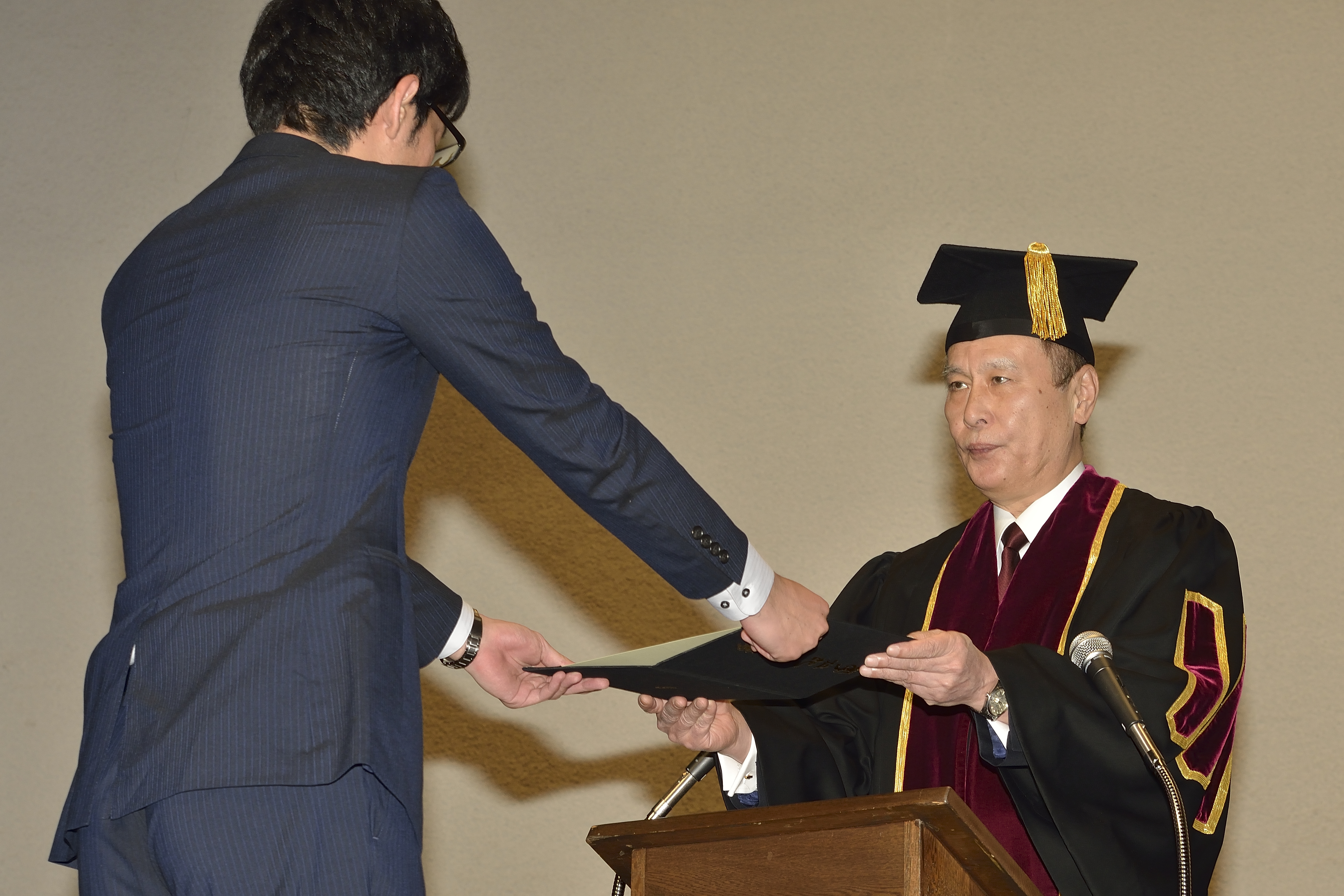 2016年度卒業式を挙行しました – 早稲田大学