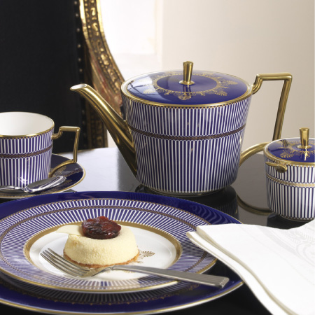 アンセミオン ブルー ティーポット|WEDGWOOD公式オンラインストア