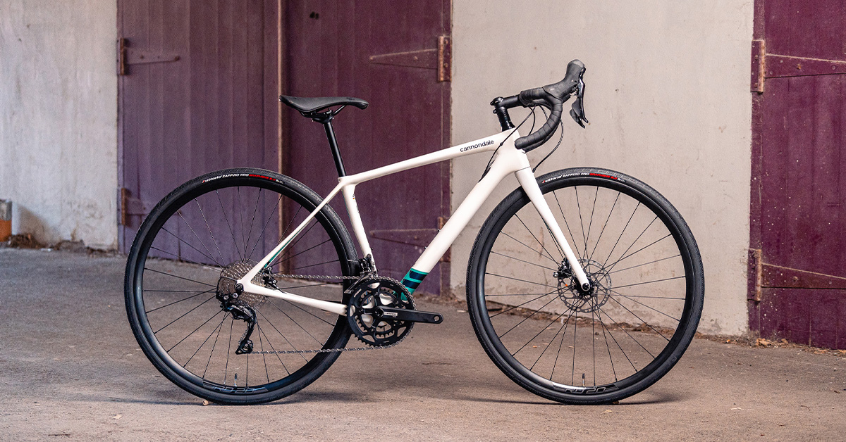 FAST BIKE FRIDAY - CANNONDALE WOMEN'S SYNAPSE CARBON 105 - Wheelbase