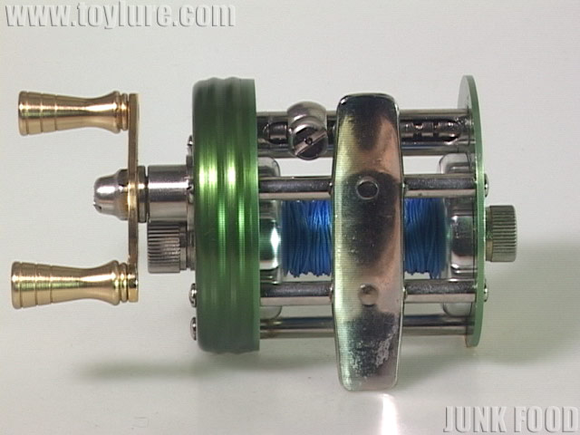 JUNK FOOD item: R-13477 リボルバー411