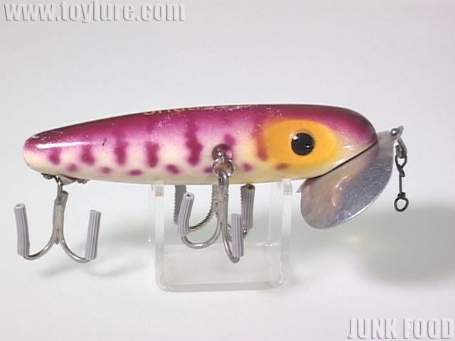 JUNK FOOD item: T-5220 Musky Jitterbug マスキー ジッターバグ