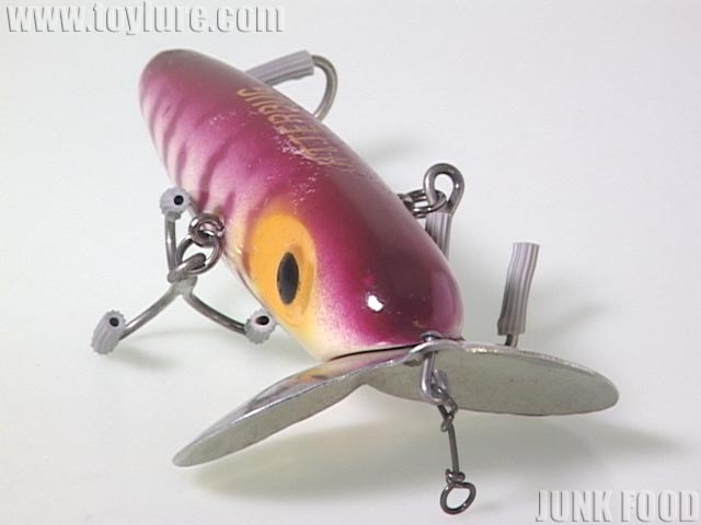 JUNK FOOD item: T-5220 Musky Jitterbug マスキー ジッターバグ