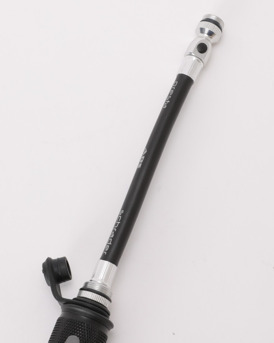 携行用ハンドポンプ【GRIP DRIVE HP S】｜LEZYNE（レザイン）｜TOKYOlife