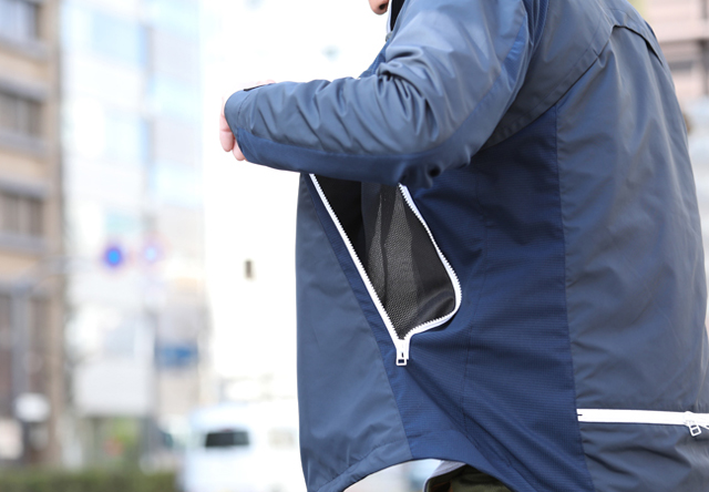 風”を味方にするマウンテンパーカー。｜TOKYOlife