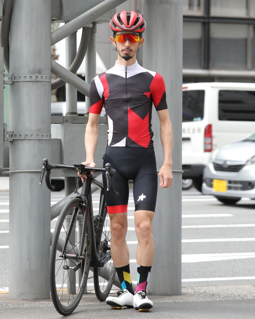 今シーズン、もっとも注目すべきASSOSジャージはこれだ！｜TOKYOlife