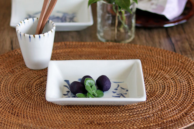 砥部焼の和食器 梅山窯の角皿 【砥部工房 からくさ】