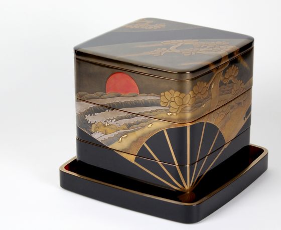 三段重箱 扇面日の出波蒔絵（7寸）1,650,000円（税込） | 輪島塗の