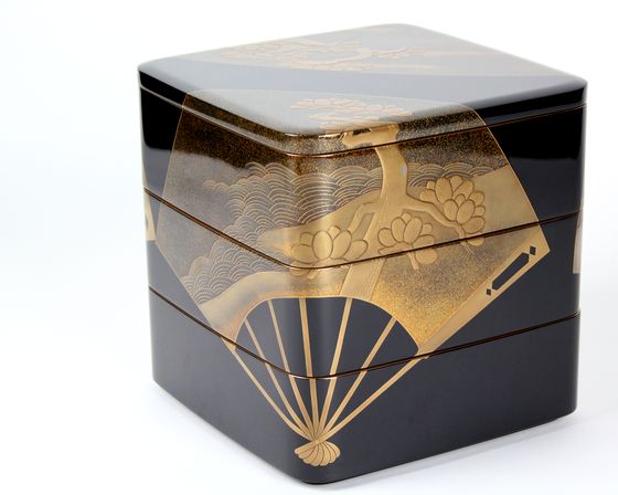 三段重箱 扇面日の出波蒔絵（7寸）1,650,000円（税込） | 輪島塗の