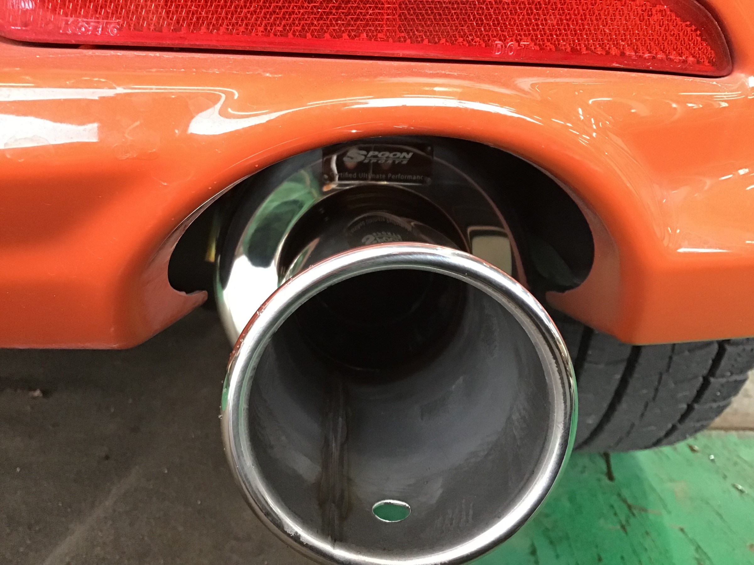 HONDA乗り憧れの一品。SPOON製テールサイレンサーをフィットRSに装着