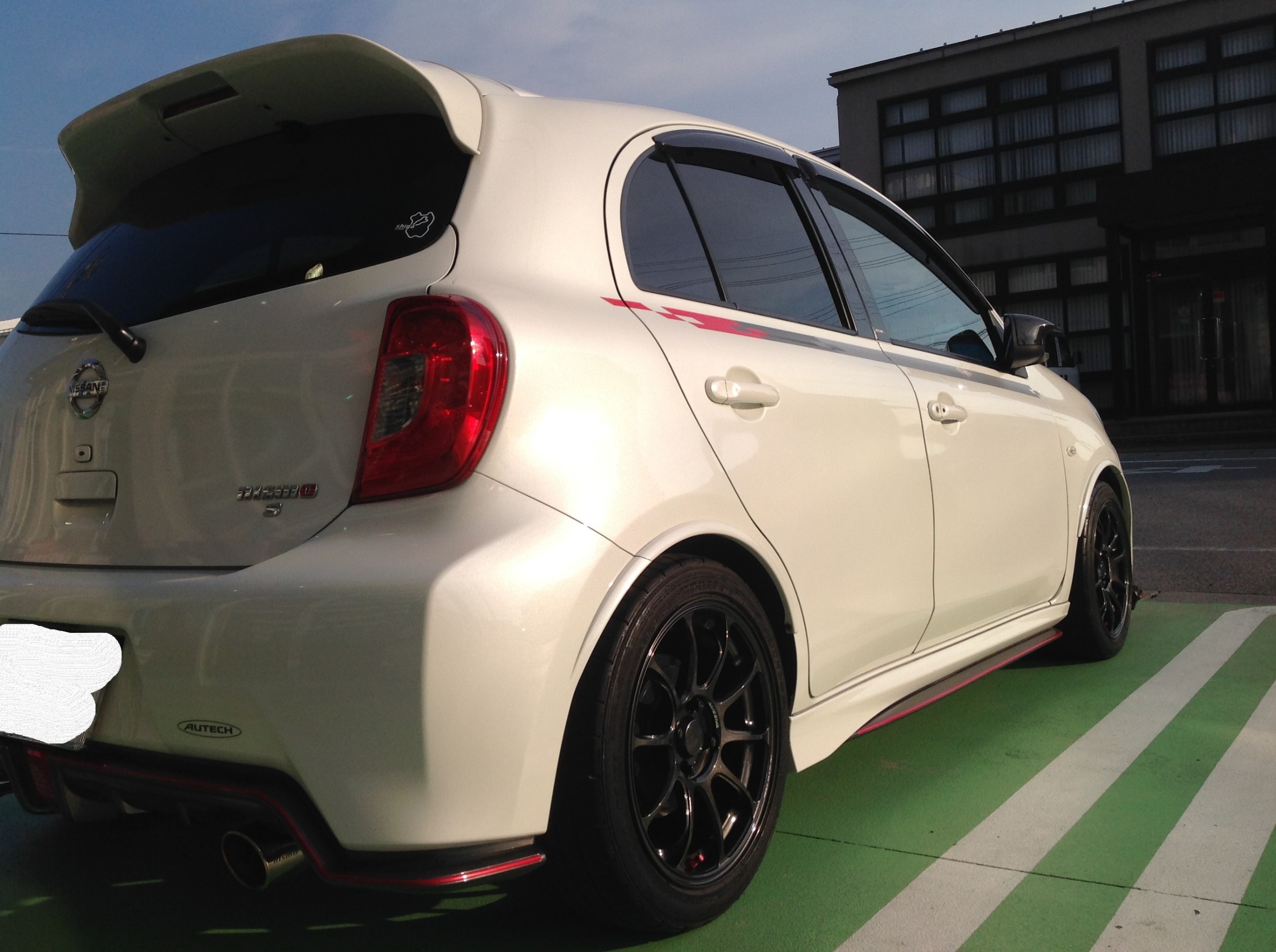 マーチ ホイールドレスアップ | 店舗おススメ情報 | タイヤ館 彦根