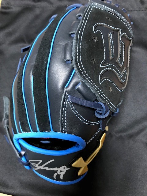 初のウイング席 山﨑康晃選手のグローブ当選。 | 店舗おススメ情報