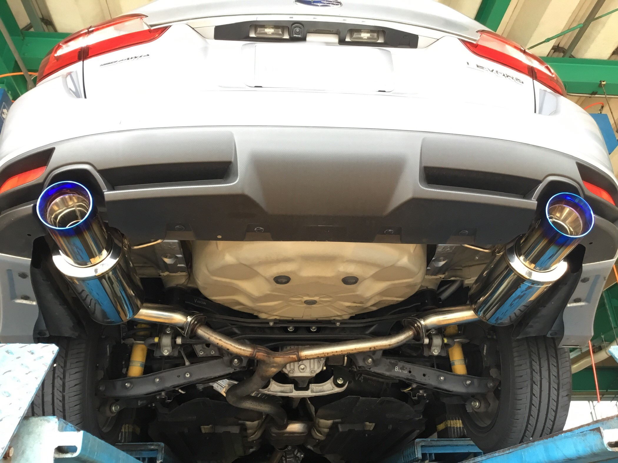 レヴォーグ【VM4】に！ガナドールマフラー取付！ | 店舗おススメ情報