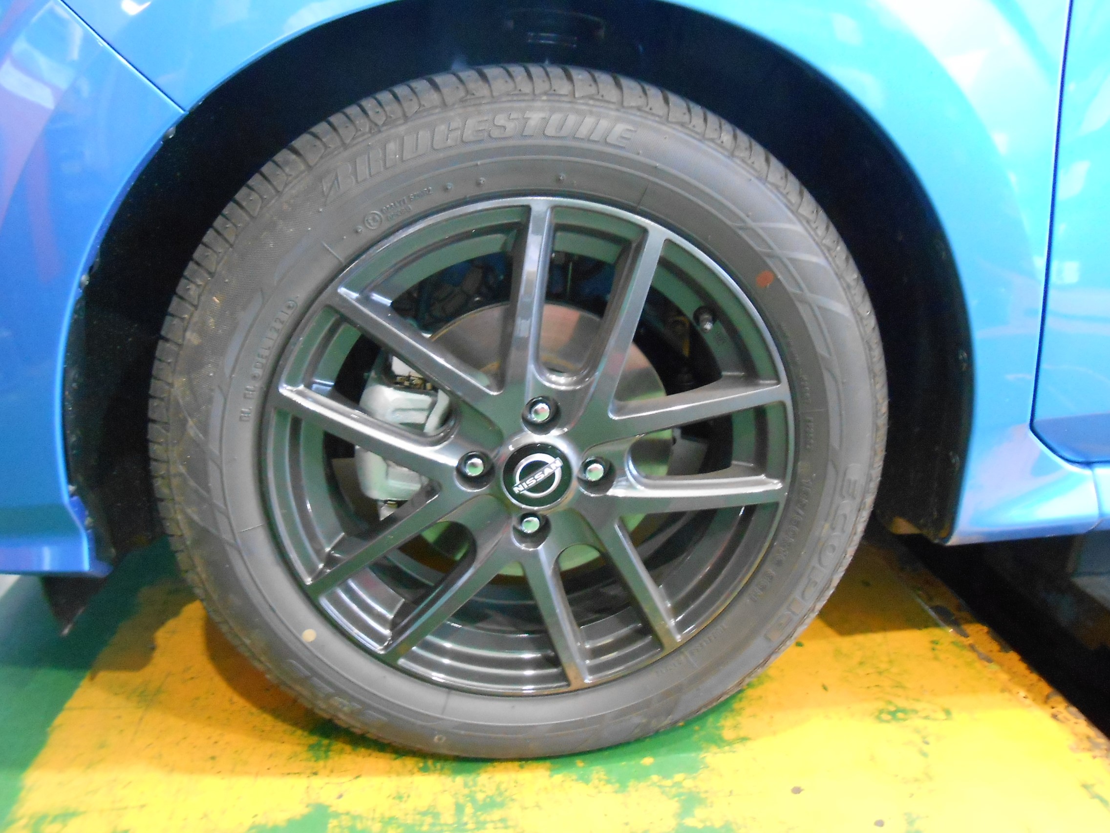 ◇日産・ノート(E13) スタッドレスタイヤ＆アルミホイールセットお取付