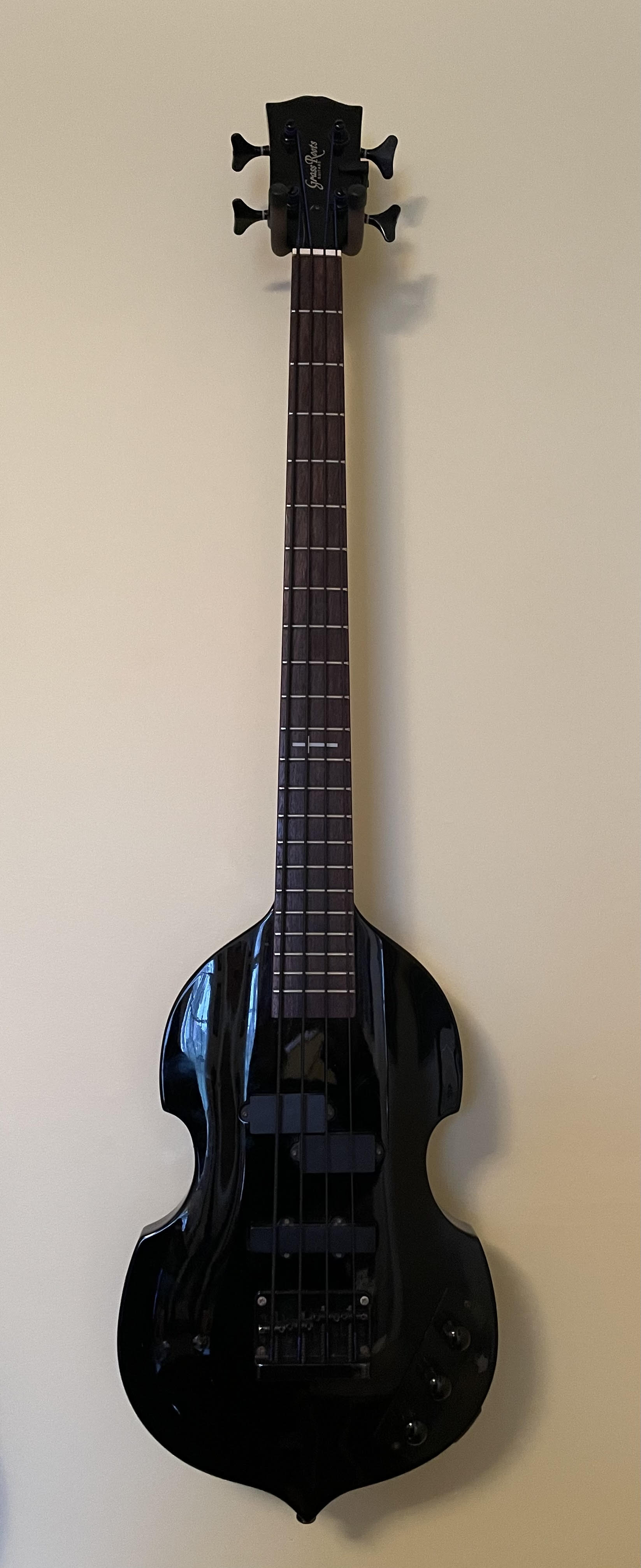 NBD: Grassroots (ESP) Luna Sea J model G-JV-58 violin style PJ