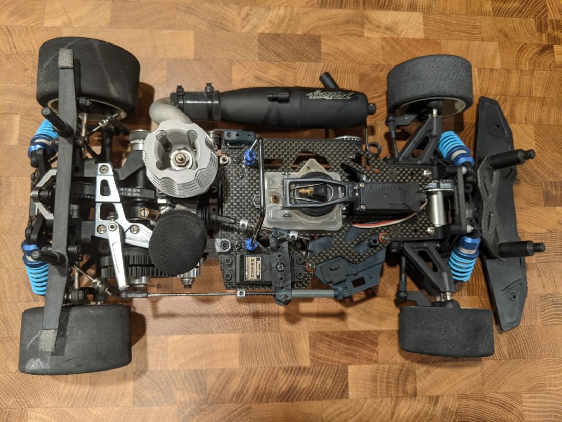 京商V-one エンジンカーシャーシ、パーツ取り用シャーシセット 京商V