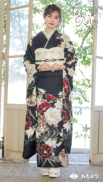 マーシュ彩ちゃん”着用の振袖-紺｜成人記念の新作振袖ご紹介 TR-