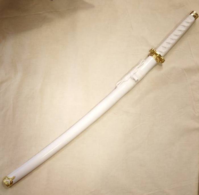 木製鞘付き日本刀・白塗装 金鍔（金色金具） - 横浜中華街天宝堂本店
