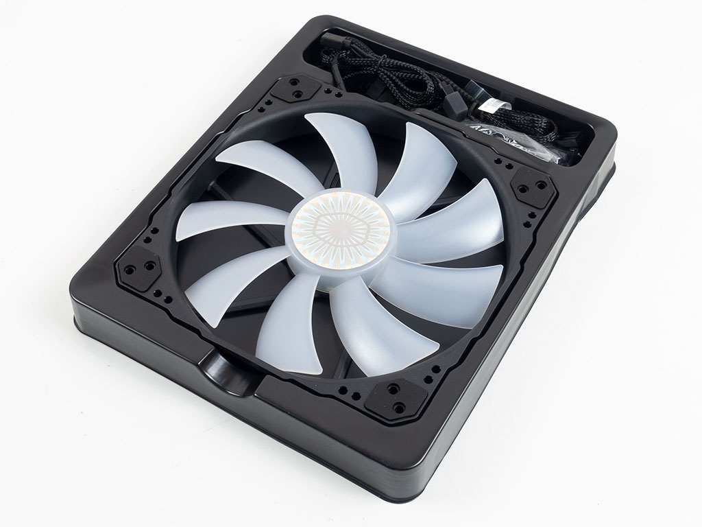 Cooler Master HAF 700 EVO Review - Cooler Master SickleFlow 200