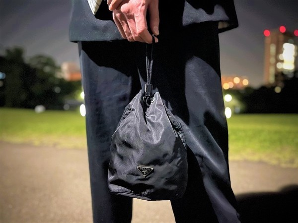 PRADA ブラック ドローストリングポーチ ナイロンミニ巾着
