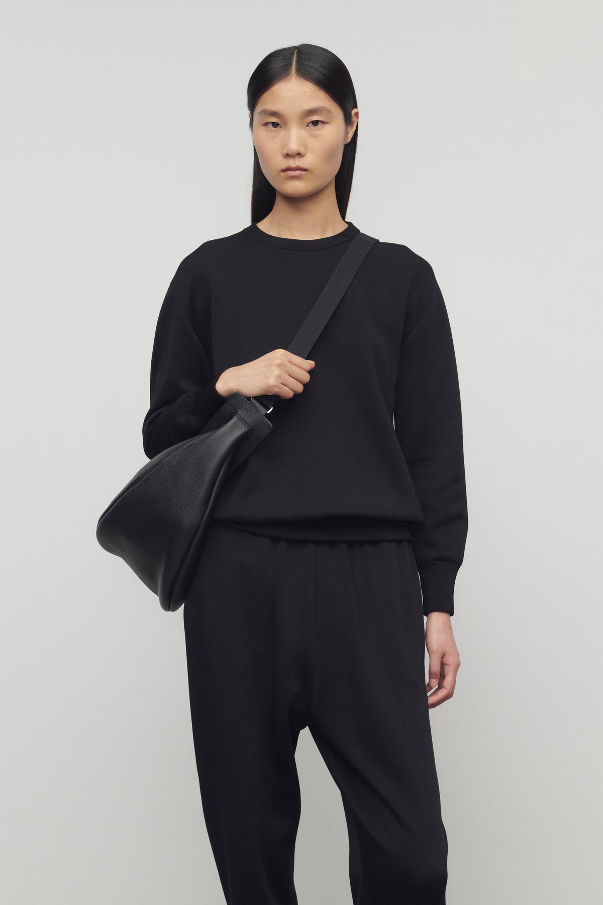 ラージ Slouchy Banana バッグ レザー ブラック – The Row