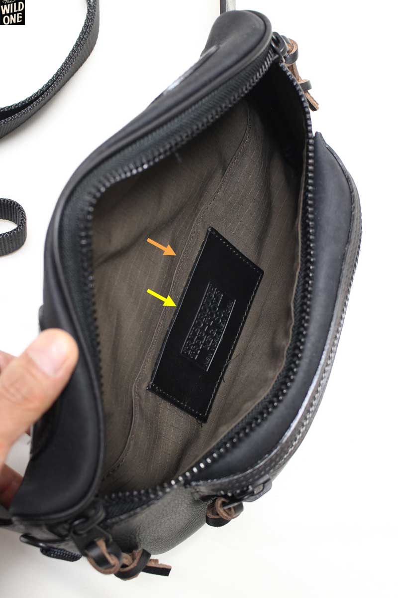 コリンボ ファニーポーチ・ボディバッグ ブラックレザー