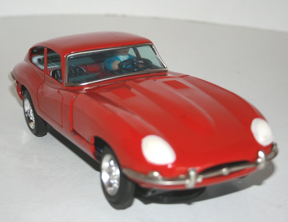 Bandai Japan 60's Jaguar XK-E with Driver Battery Operated 11