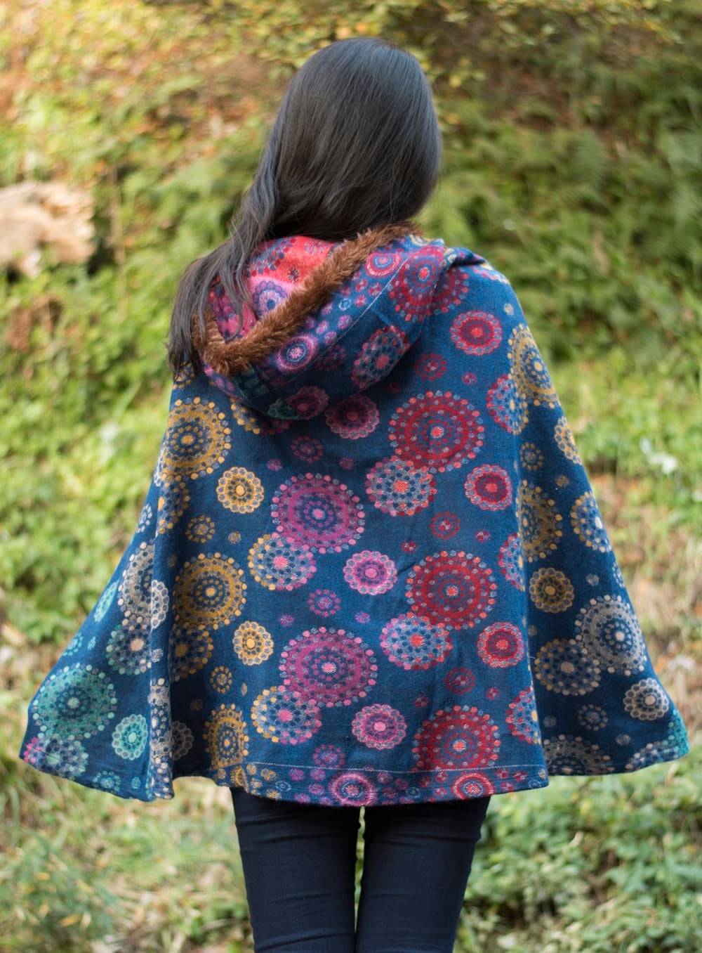フード付き花柄ふわふわポンチョ の通販 - TIRAKITA.COM
