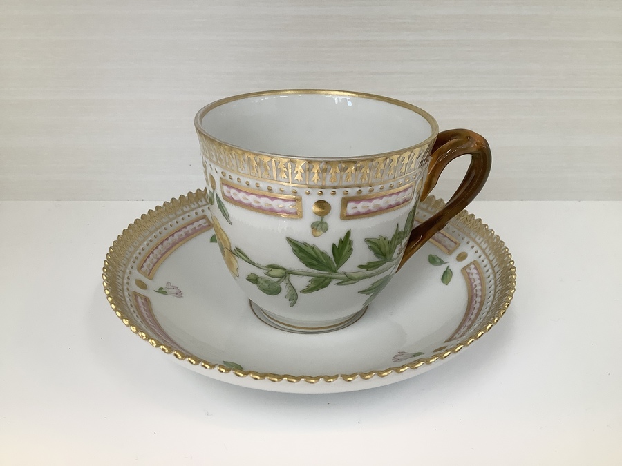 ROYAL COPENHAGEN(ロイヤルコペンハーゲン)のフローラダニカが入荷して