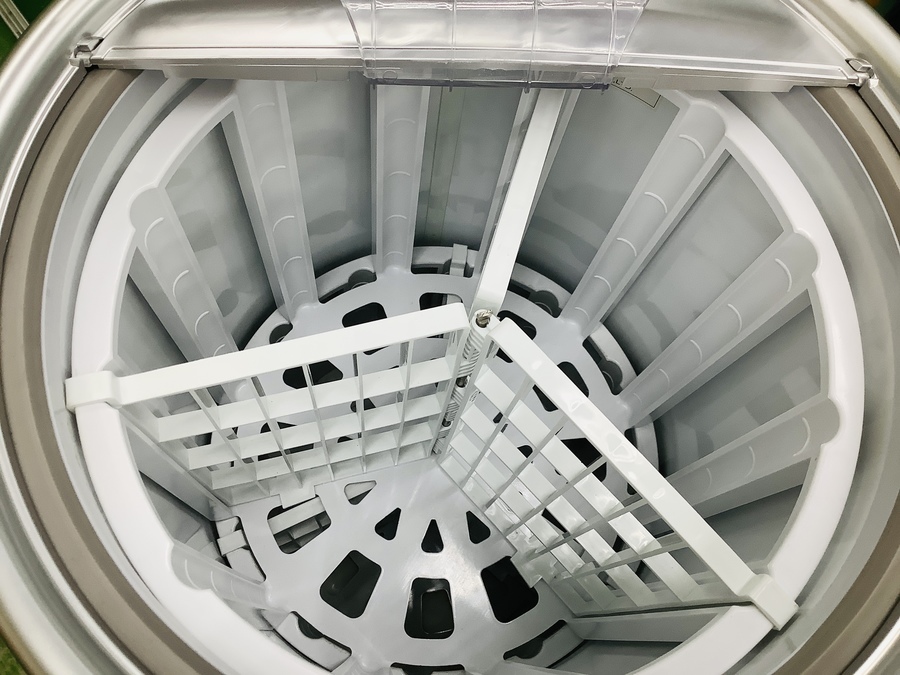 Red Bull（レッドブル）缶型冷蔵庫 RB-CCV2 2016年製 入荷しました