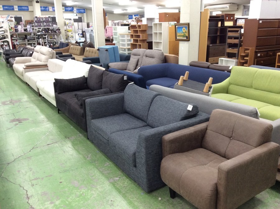 DREXEL HERITAGE（ドレクセルヘリテイジ）の3人掛けソファーを買取入荷