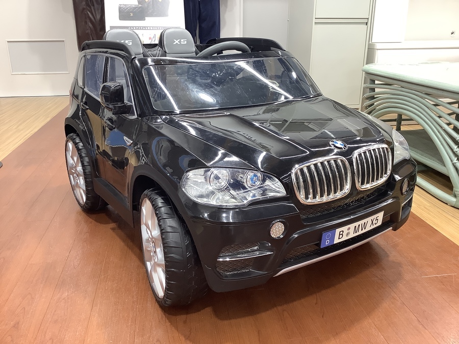 BMW-X5の電動乗用玩具(トイザらス限定)を買取入荷致しました！！｜2021