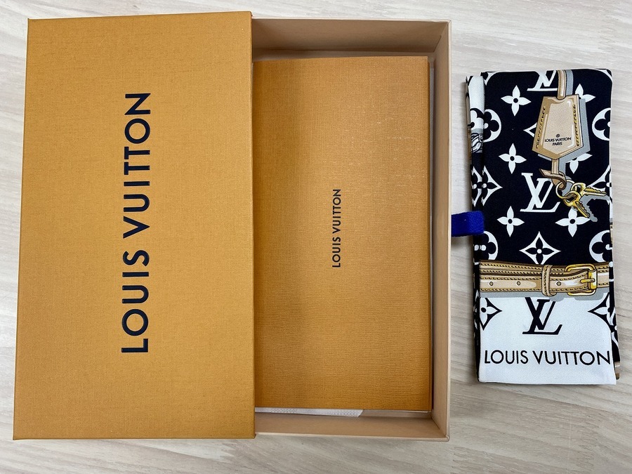 スマホで購入】LOUIS VUITTON(ルイヴィトン)のスカーフをご紹介