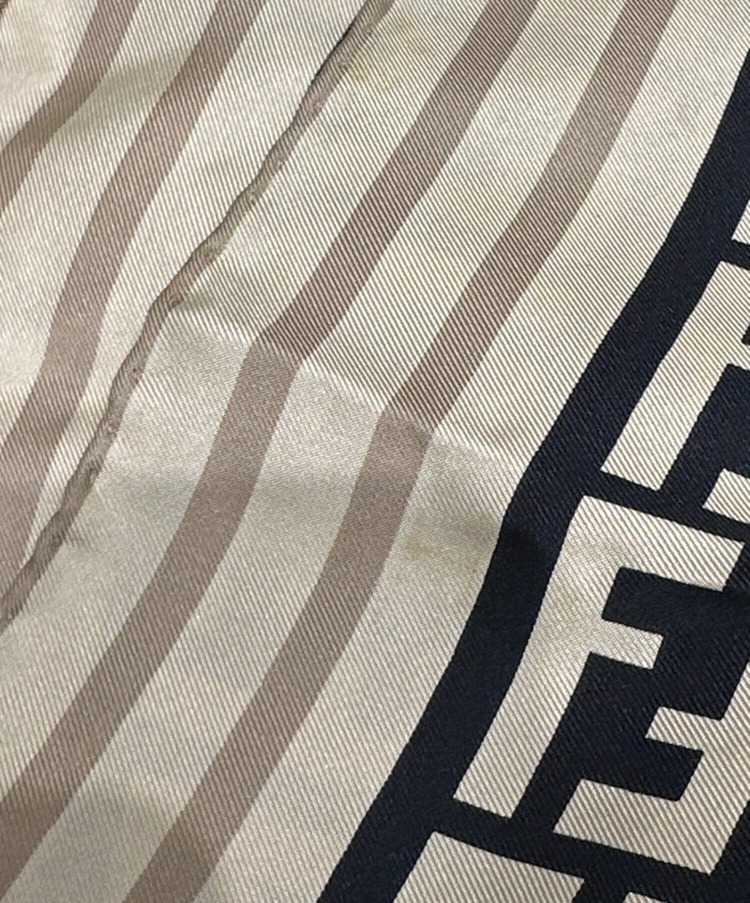 中古・古着通販】FENDI (フェンディ) 大判 総柄シルクスカーフ