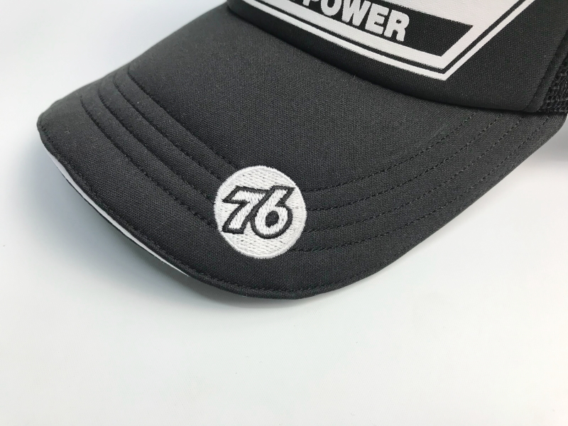 76（ナナロク） ツバ刺繍モノトーンメッシュキャップ 411