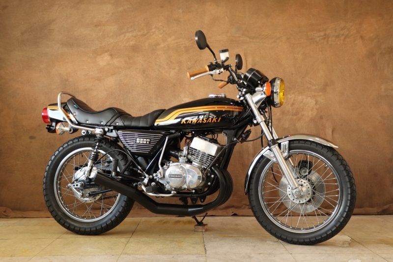 KH400 ブラック/ゴールド｜SOLD OUT｜旧車・絶版バイクならウエマツ