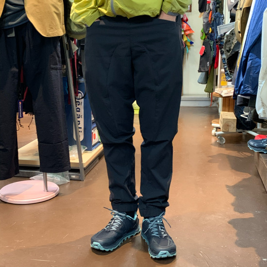 フーディニ スイフトパンツ HOUDINI Swift Pants シルエットがきれいな