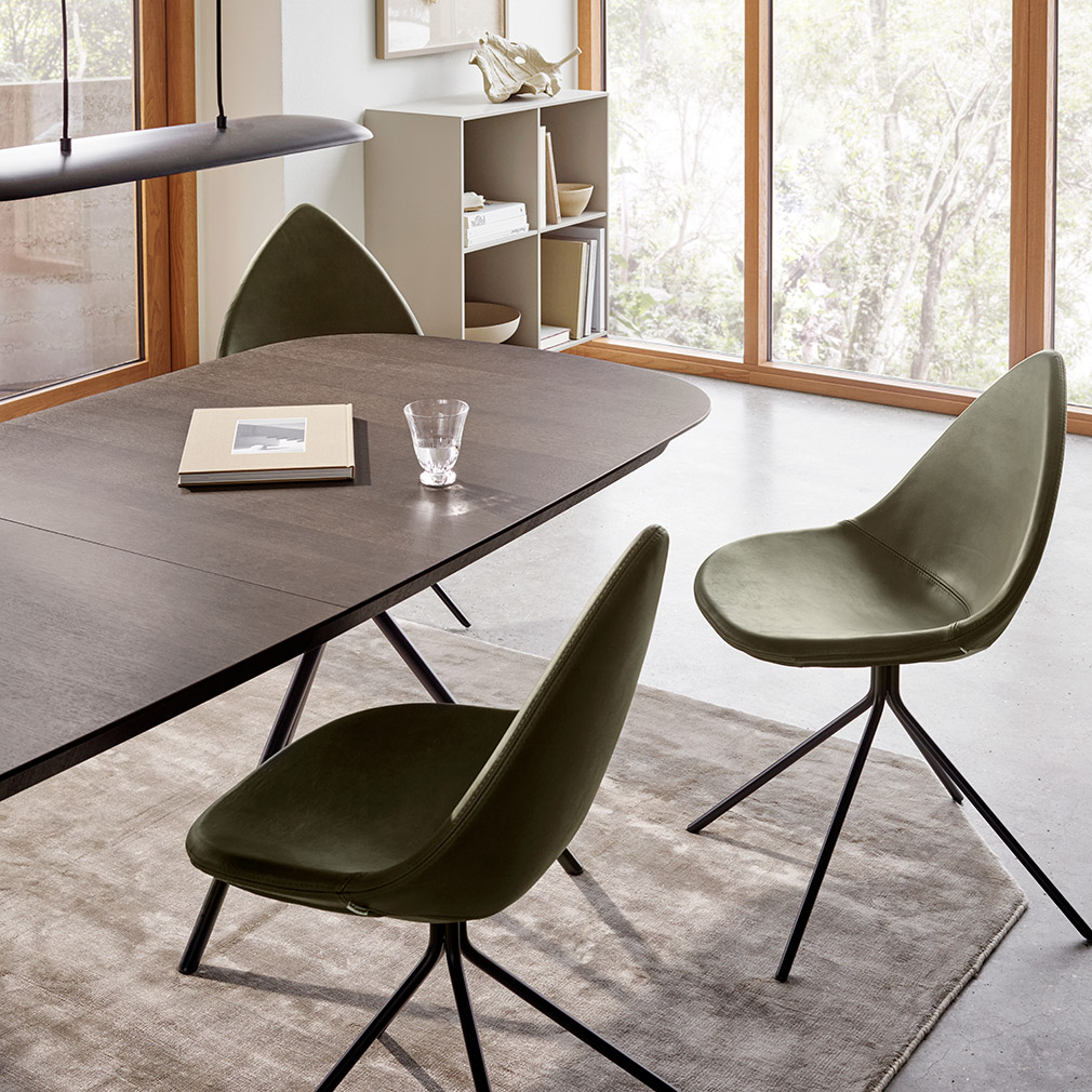 BoConcept Ottawa Chair, York Leather 5121 Olive Green | Vepsäläinen
