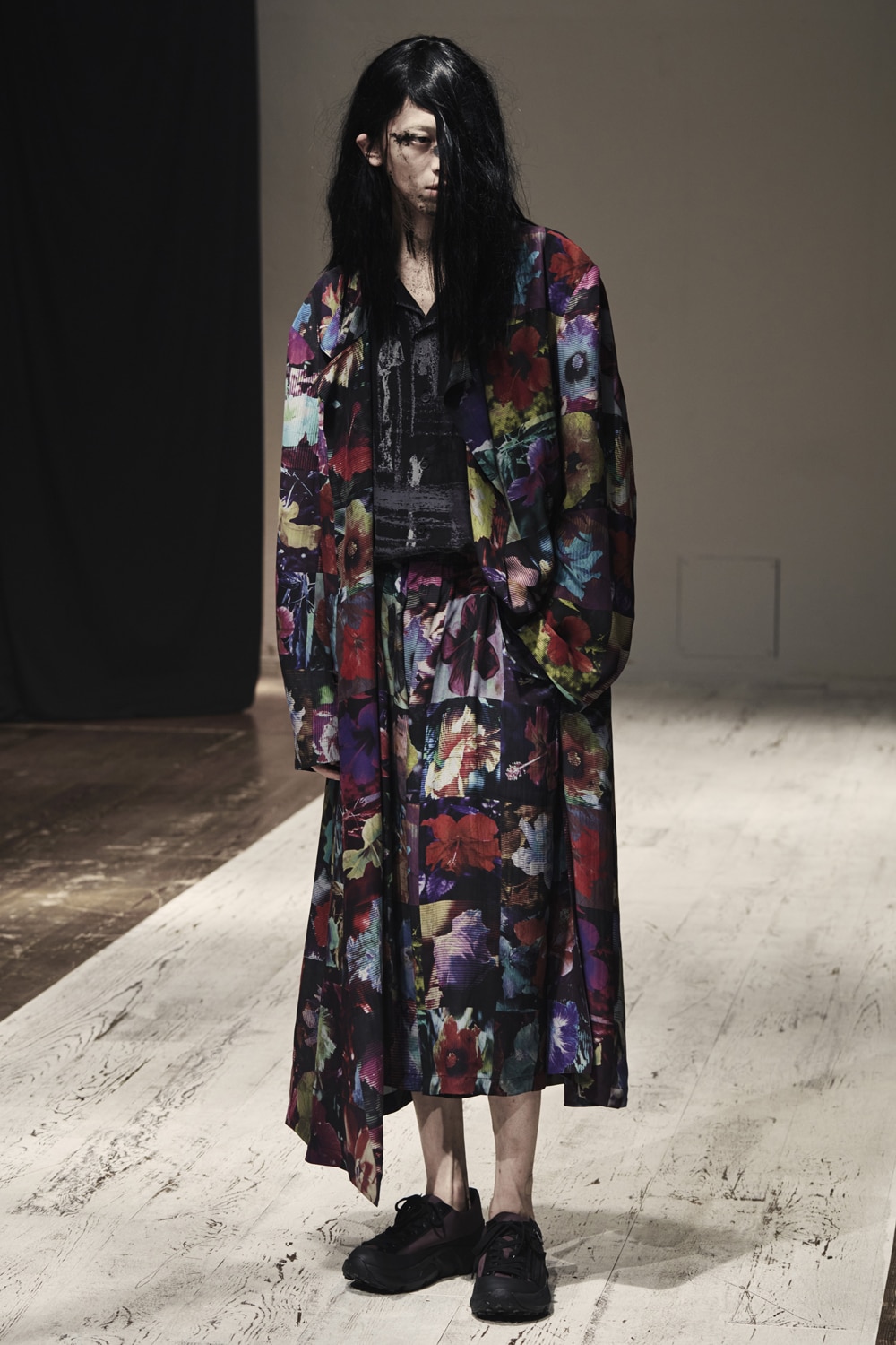 SPRING / SUMMER 2022 | Yohji Yamamoto (ヨウジヤマモト) Official Site