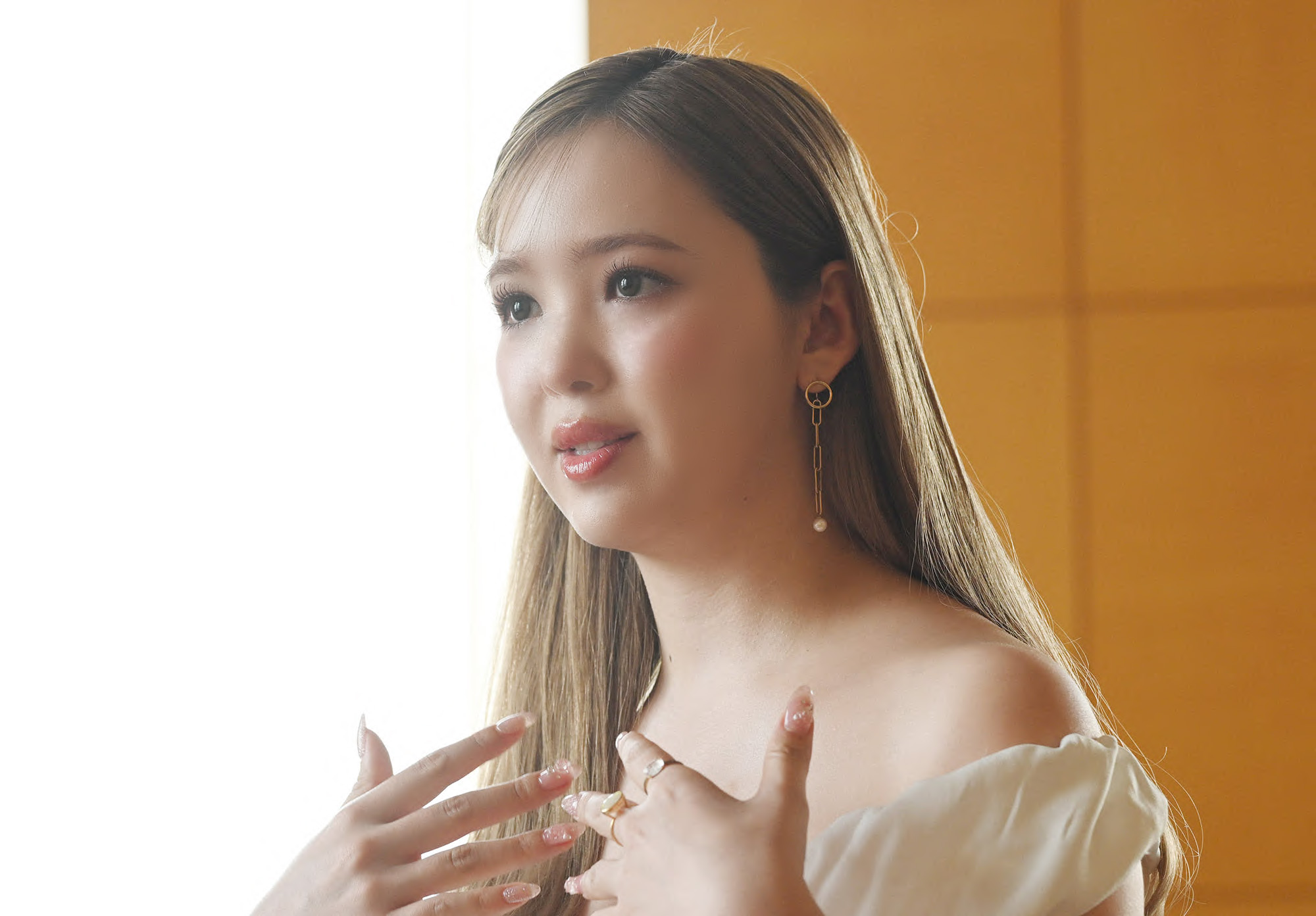 藤田ニコルさん］（上）SNSで「ブス」と言われて「自己肯定感が