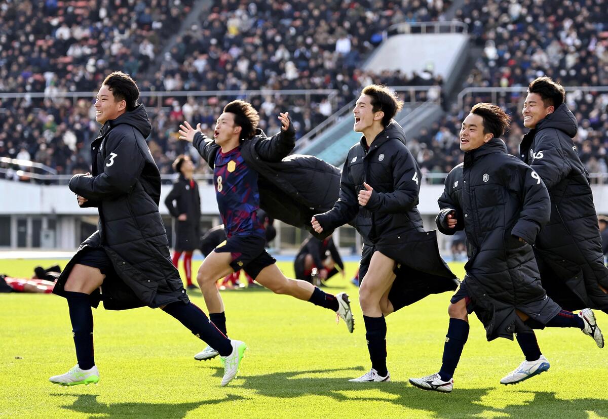 全国高校サッカー3回戦＞大阪・興国2試合連続PK戦制し8強…GKで