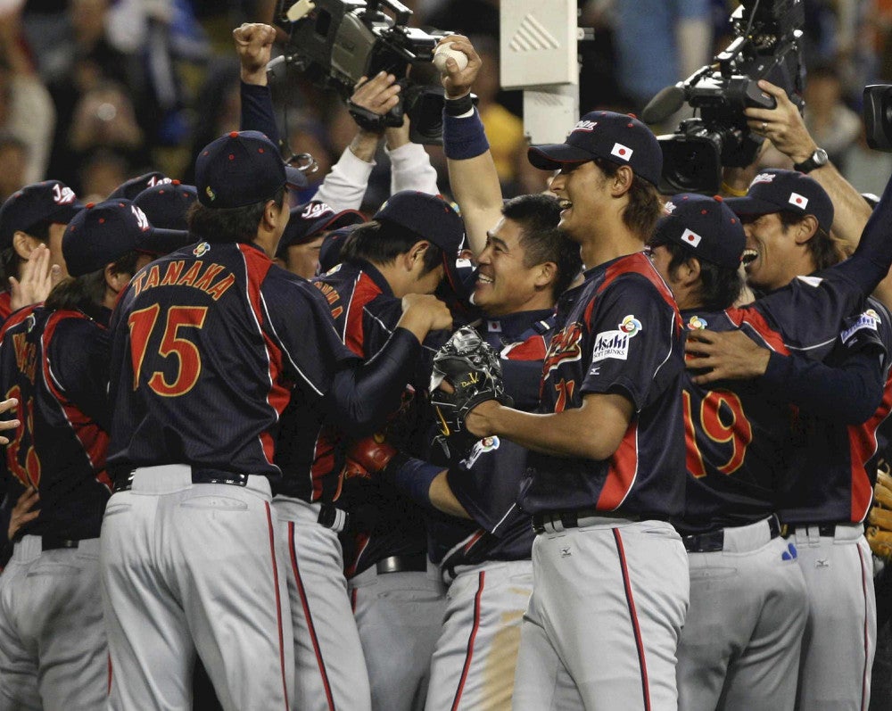 WBC:「神が降りた」イチローのセンター前ヒットで韓国を破りV2