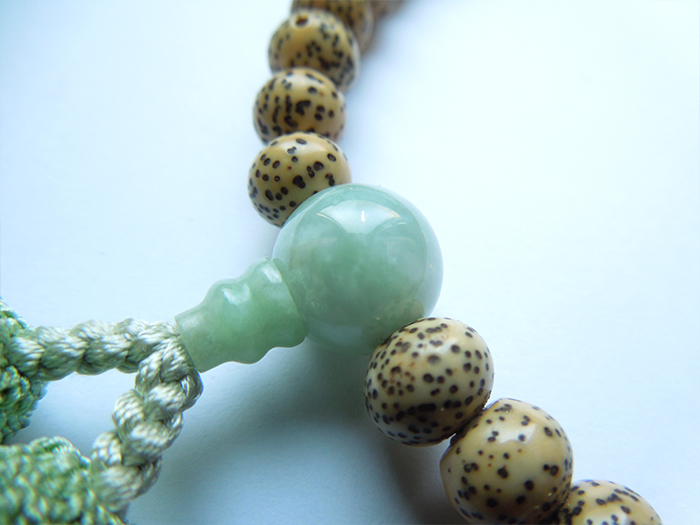 星月菩提樹尺丸片手数珠青磁二五房ビルマ翡翠仕立 お数珠の安田念珠店