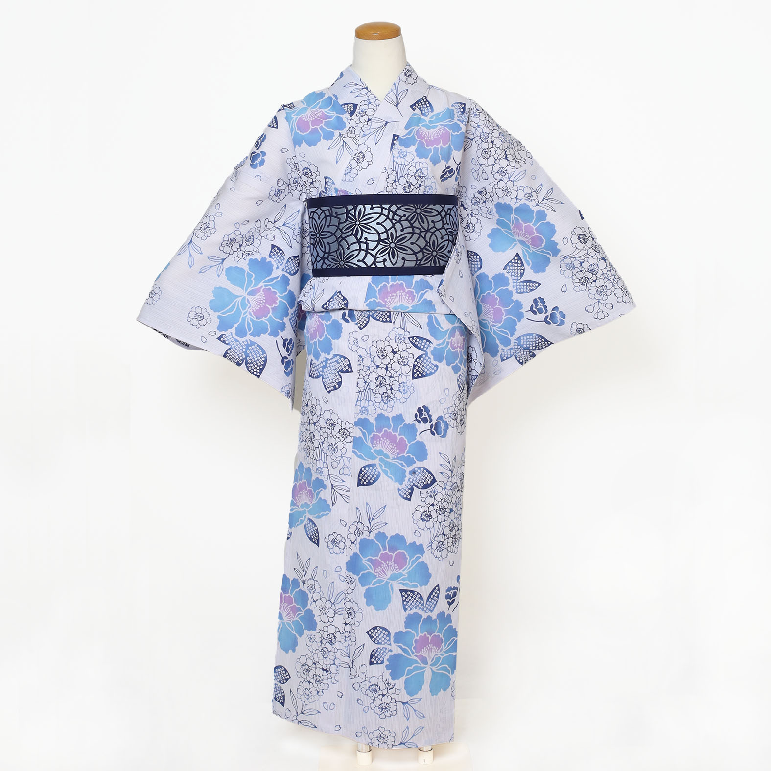 仕立上り】【日本製】【注染(本染め)】【浴衣単品】咲き誇る花々が描く