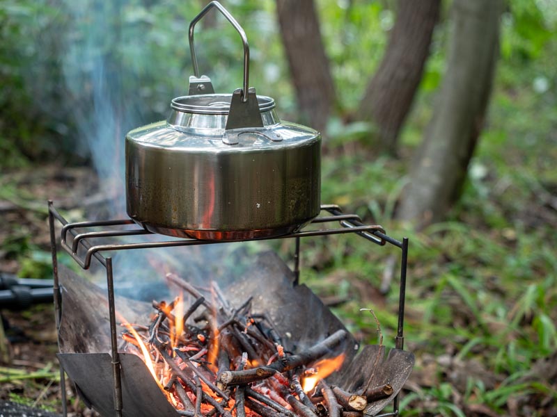 レビュー】軽量コンパクトなソロ焚火台ピコグリル398と最強の網！ - ぜ