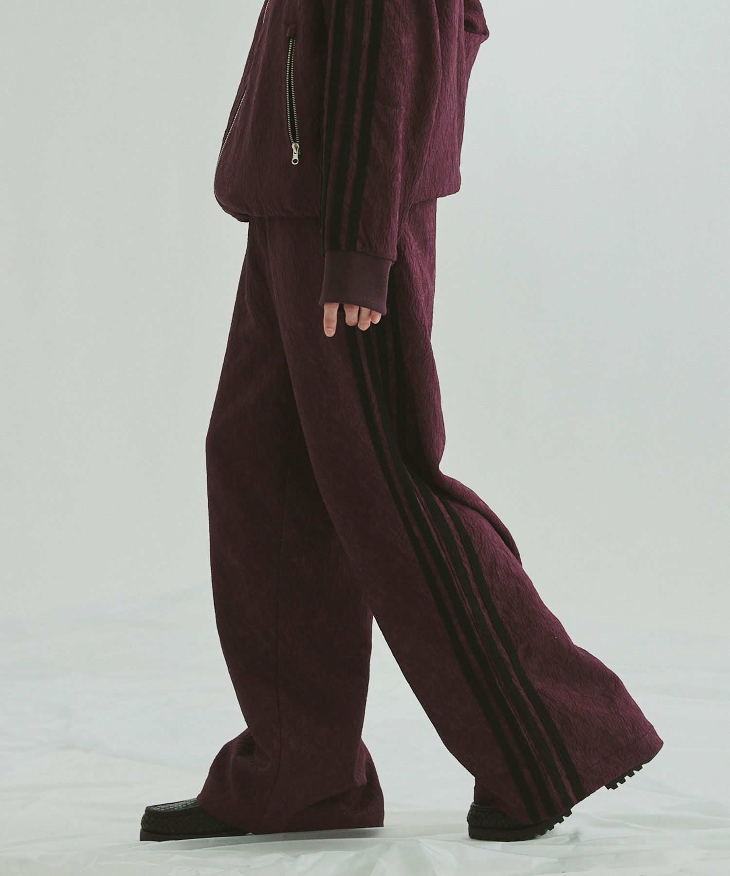 OPENING ACT] 総柄ジャガードワイドトラックパンツ | OPENING ACT